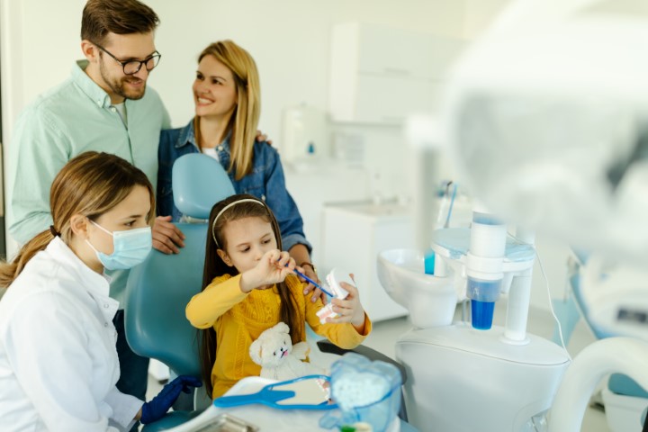 Sameh Aknouk - Family Dentist